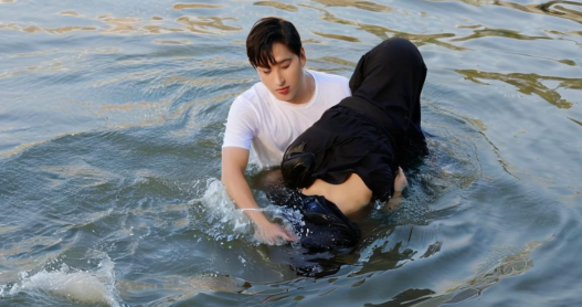 梦见掉到水里 梦见掉到水里