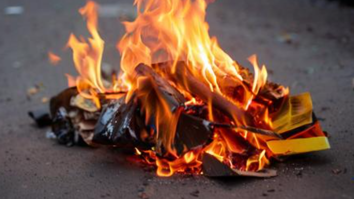 梦见烧纸钱是什么意思 梦见烧纸钱是什么意思