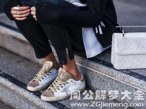 孕妇梦见鞋上有泥.jpg 孕妇梦见鞋上有泥.jpg